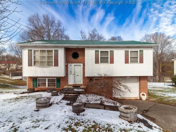 448 Kingswood Dr, Culloden, WV 25510
