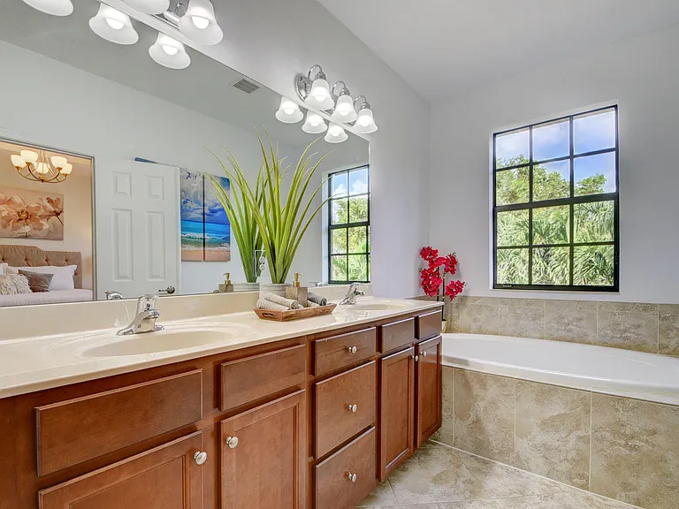 10342 Wellington Parc Dr — Photo 18