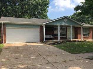 6777 Lesli Mari Ct, Florissant, MO 63033