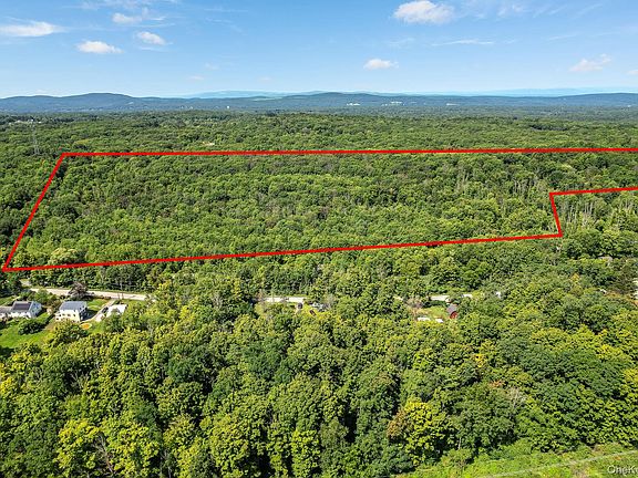 2nd image of 149 S Quaker Lane