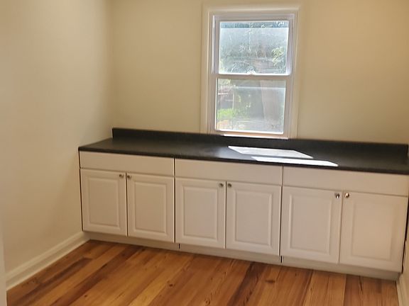 3rd image of 4144 Fallstaff Rd