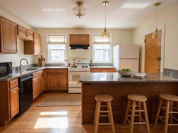 2nd image of 345 Market St #3