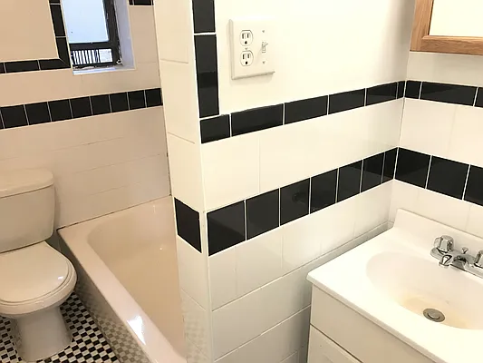 Rented by Zuz Realty | media 26