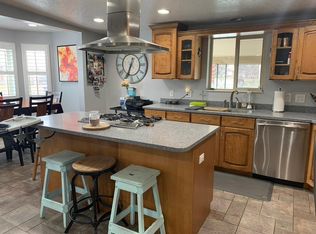 135 W Fayelle Ave, Murray, UT 84107