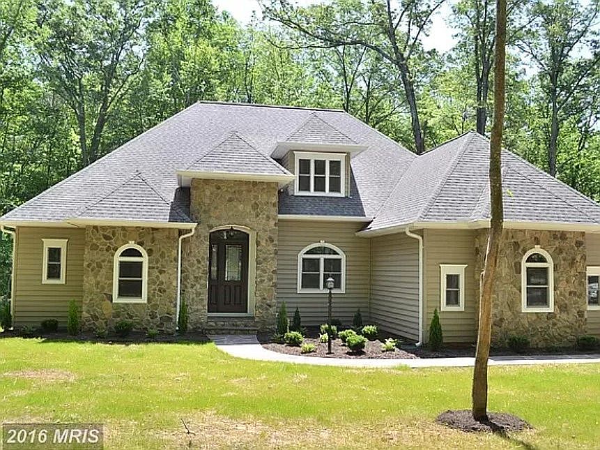 1st image of 8877 Largemont Ln