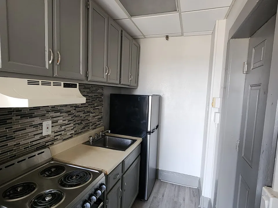 37 Union Ct #404