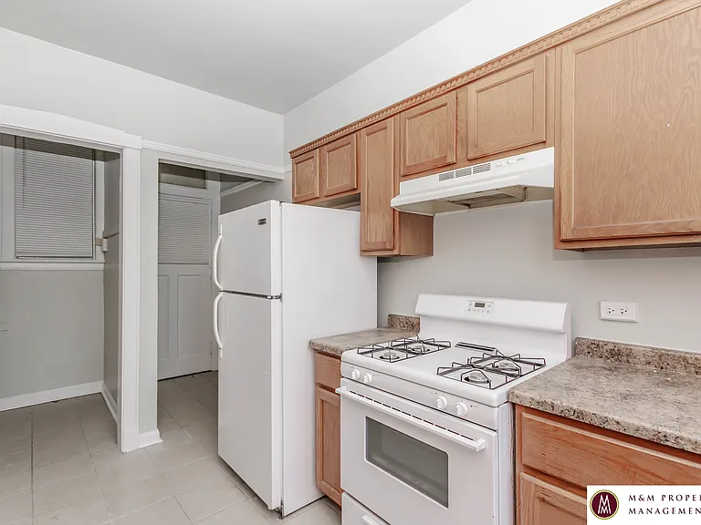 400 N Taylor — Photo 24