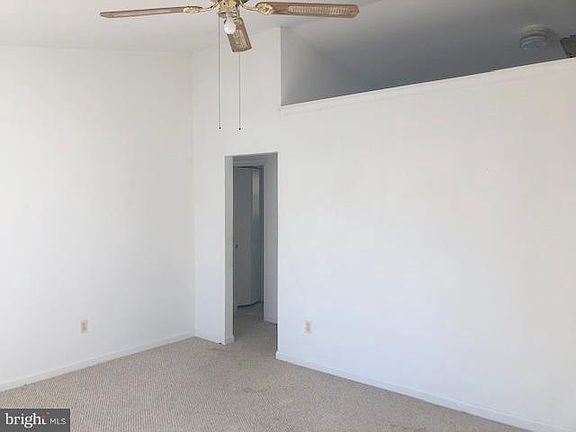 5th image of 310 Frederick Dr