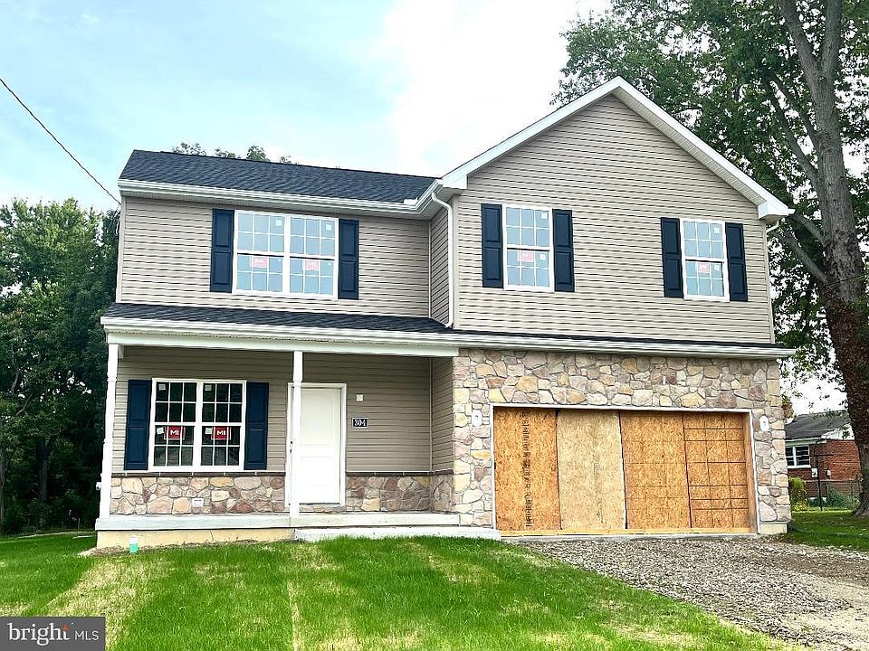 1st image of 304 Nowland Ln