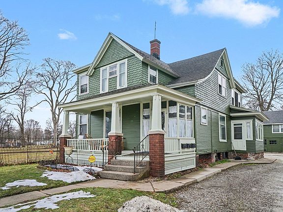 3rd image of 1236 Lincoln Way E