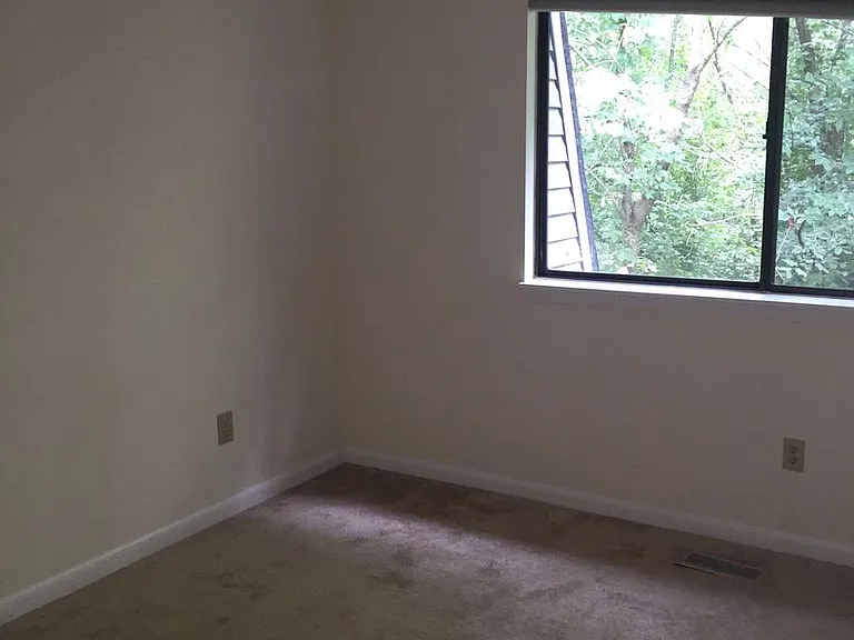 236 Brookberry Cir — Photo 26