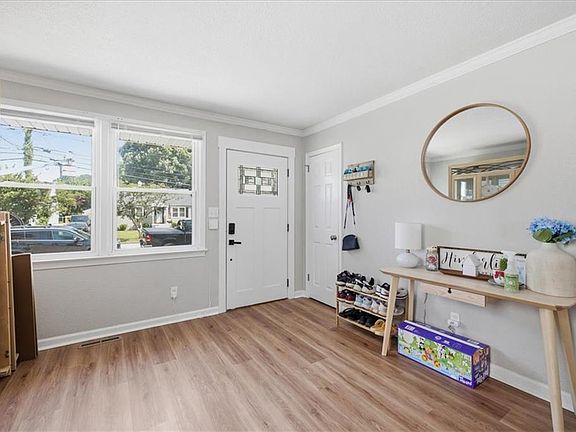 5th image of 4883 Kennebeck Ave
