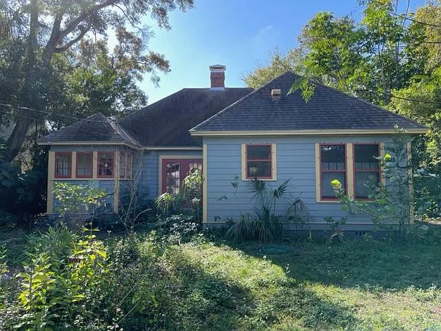 2741 Burlington Ave N — Photo 25
