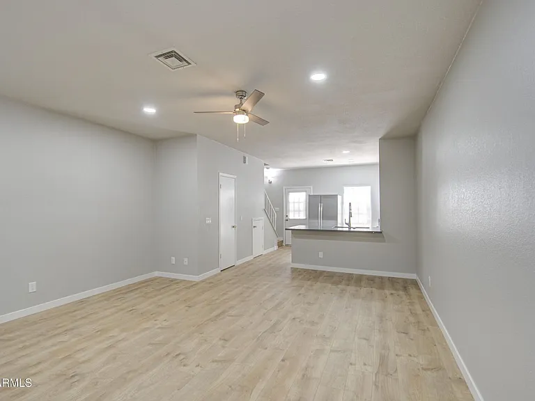 1600 N Saba St #169 — Photo 4