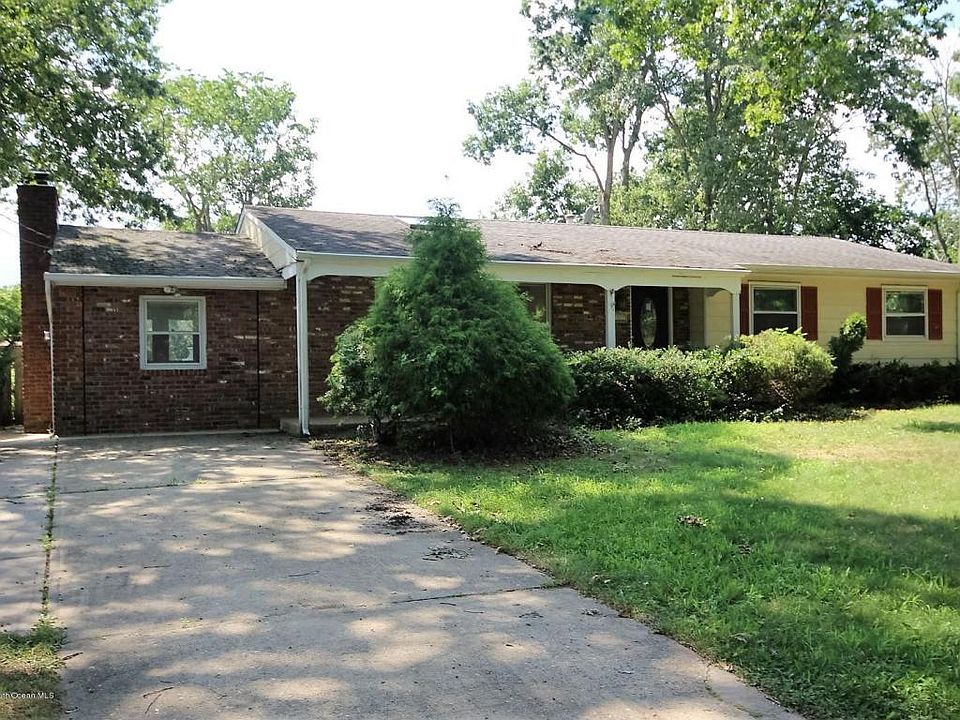 1st image of 1027 Fairview Dr