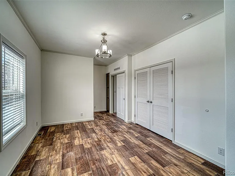 902 W 6th St — Photo 12