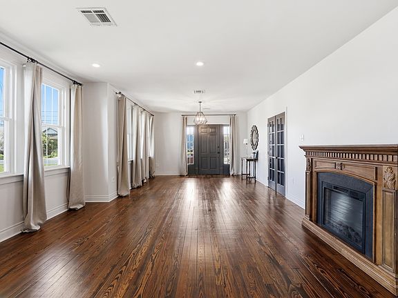 5th image of 1050 Jackson St