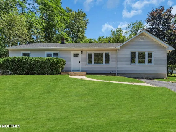 15 Lawrence Avenue, Howell, NJ 07731