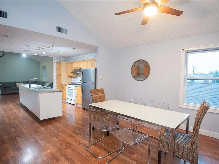 13 Island Ave — Photo 5