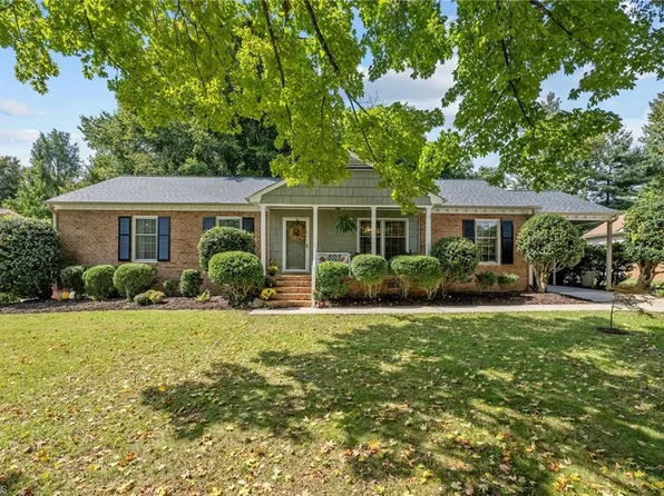 1608 Regency Dr, Burlington, NC 27215