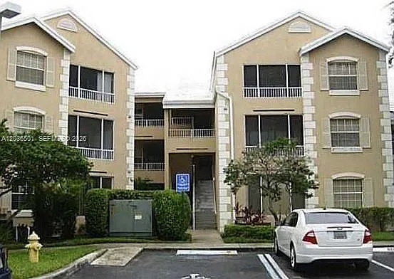 2831 N Oakland Forest Dr #208 — Photo 9