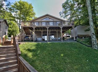 1734 Lakeview Dr, Lake Ariel, PA 18436
