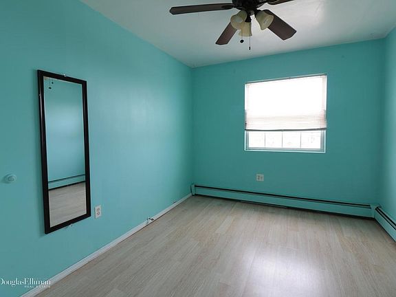 5th image of 10924 Rockaway Beach Blvd #2