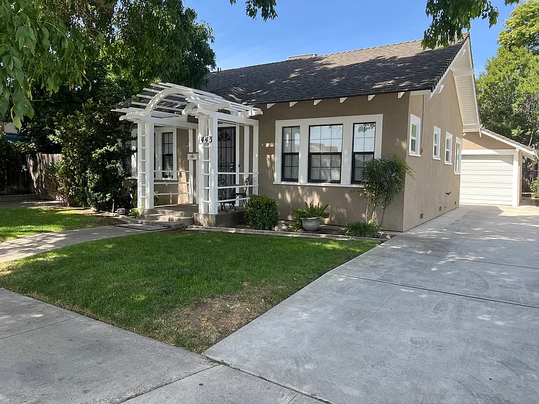 1443 Parker Ave — Photo 2