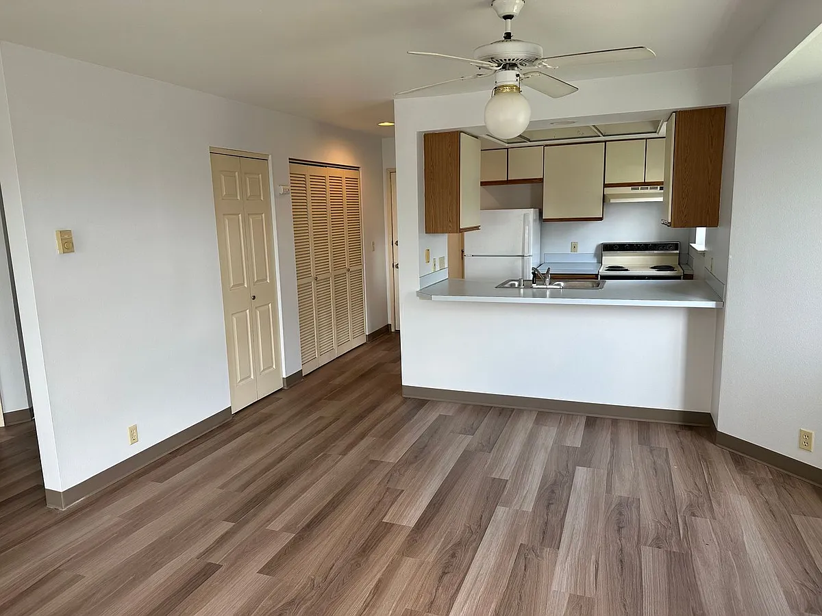 Building Photo - FT2325