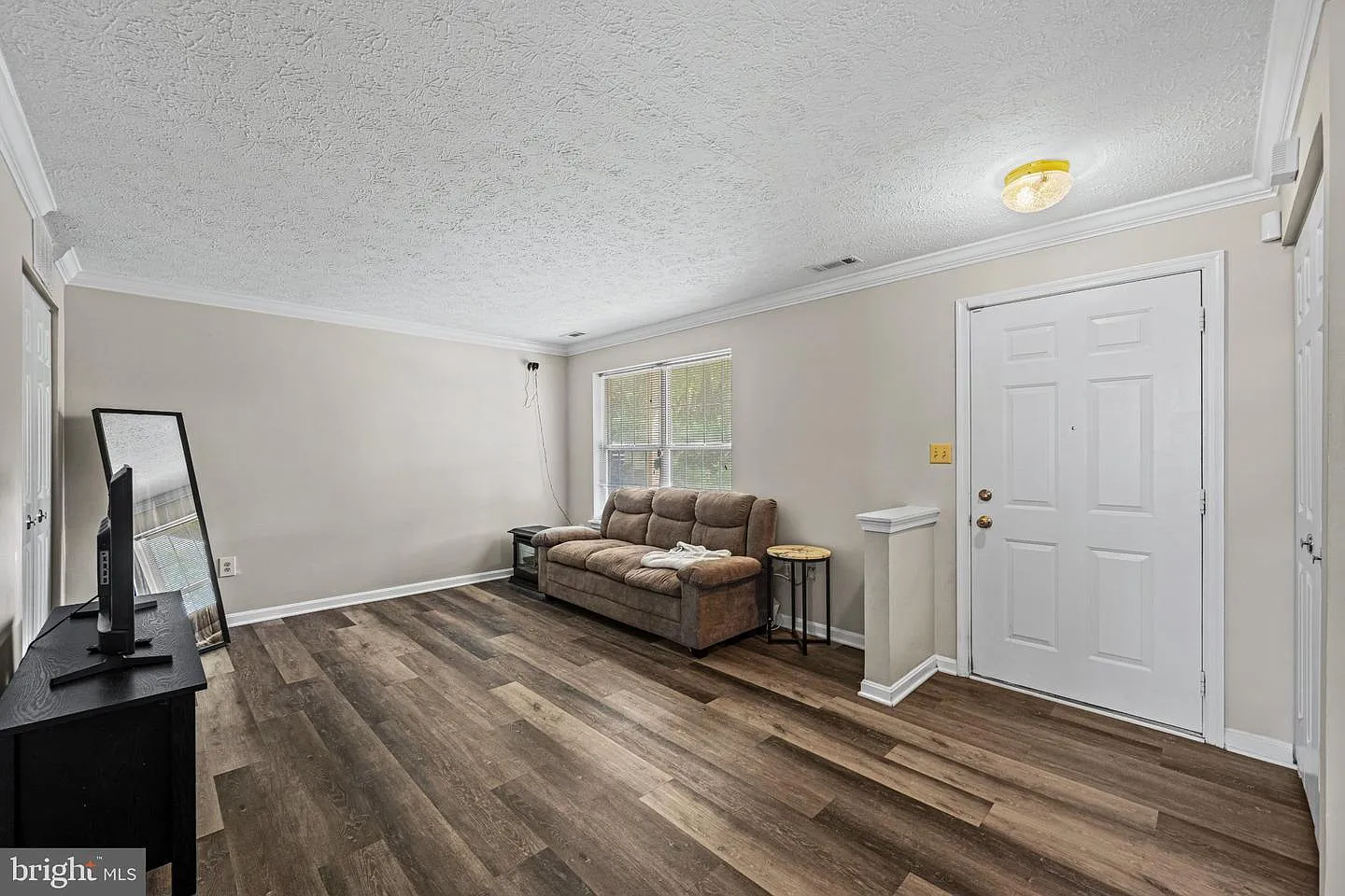 2 bed, 1120 sqft, $1,800 — Photo 1