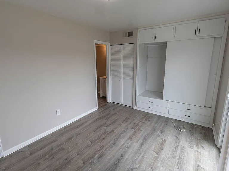 708 W Cunningham Dr #3 — Photo 7