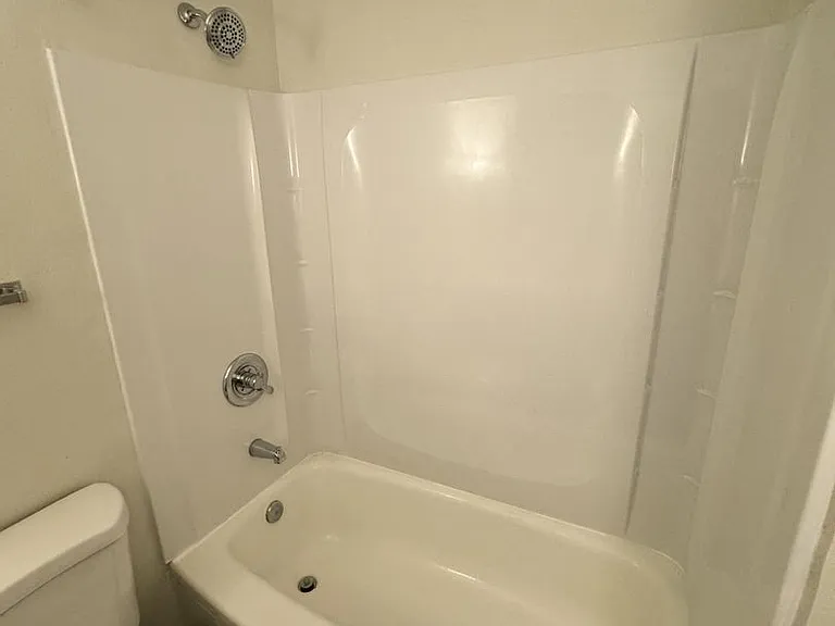 335 SW 4th St — Photo 34