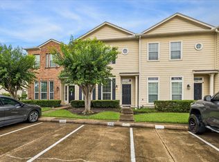1950 Gentryside Dr, Houston, TX 77077