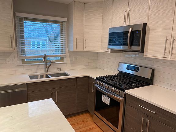 3rd image of 5860 N Merrimac Ave APT 2