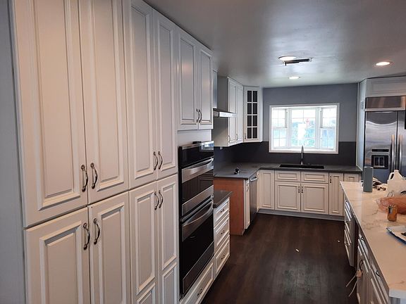 4th image of 8608 Highwood Dr