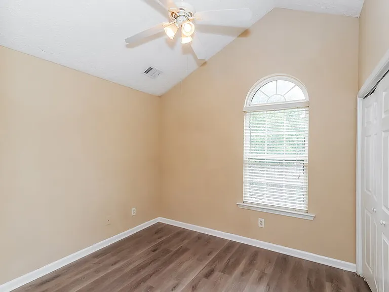 252 Prescott Ct — Photo 15