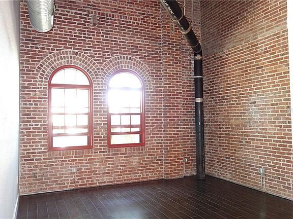 5th image of 1501 W Horatio St APT 225