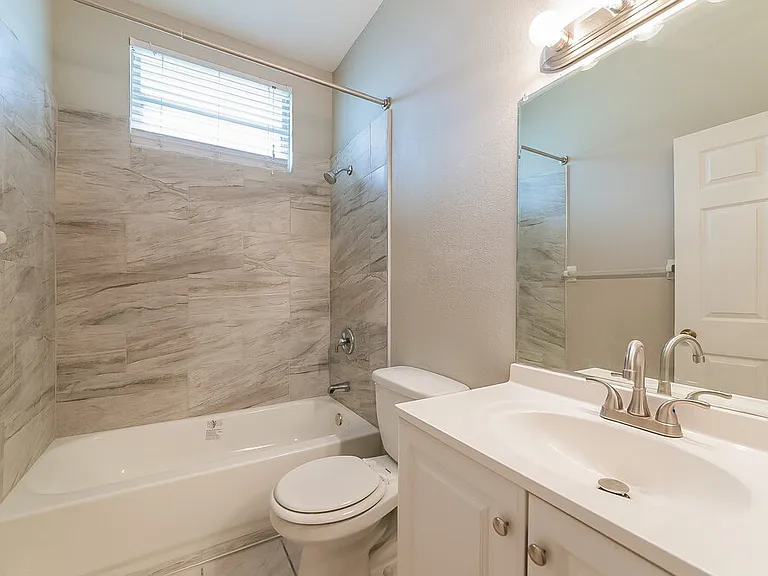 944 Springwood Cir — Photo 15