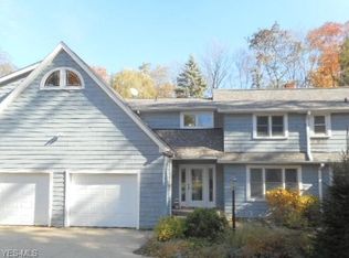 6535 Wallings Rd, Brecksville, OH 44141