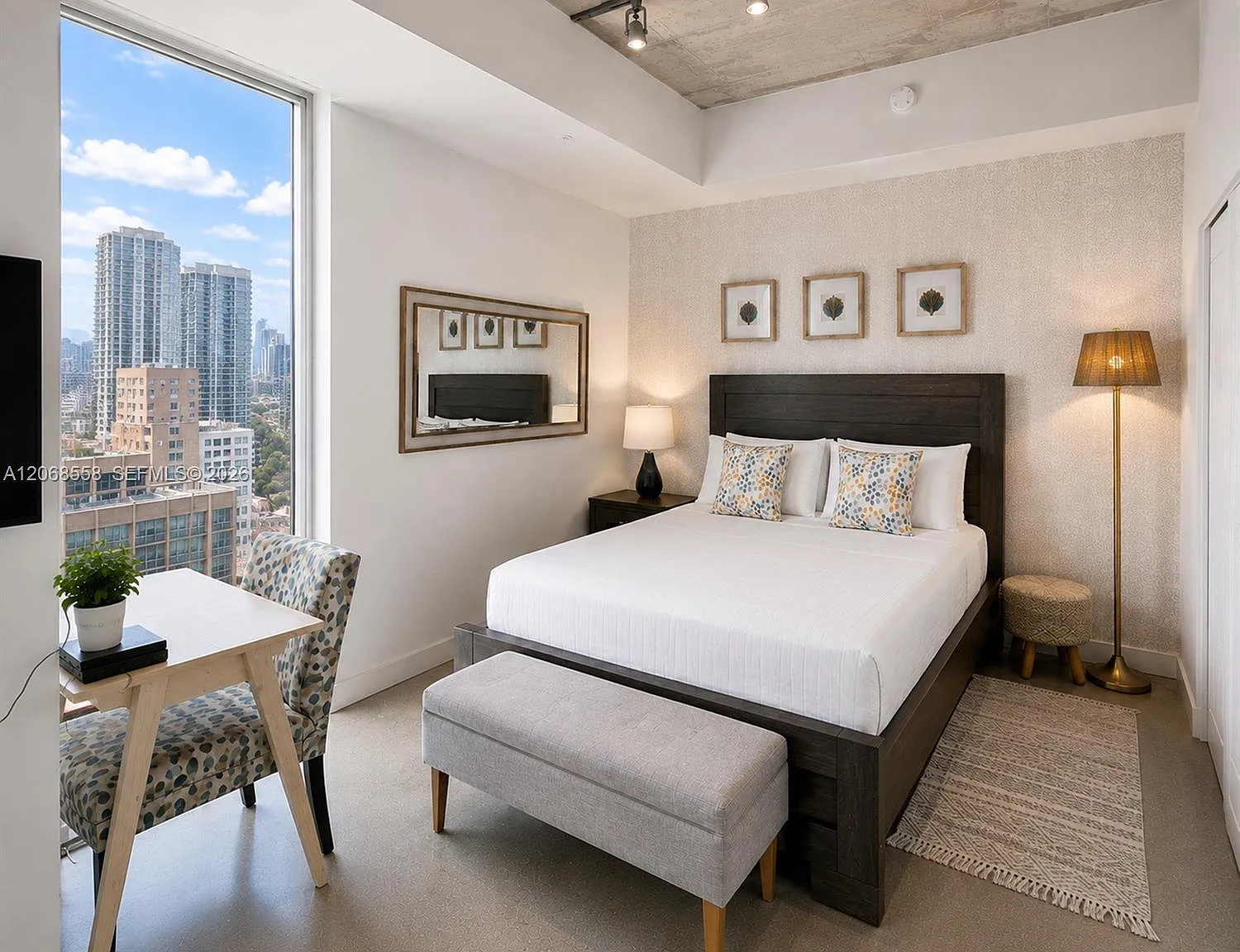 Centro Condo — Photo 1