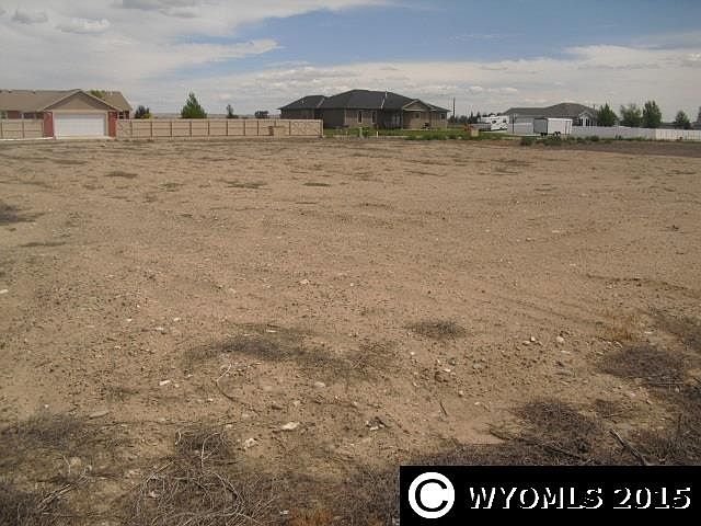 2nd image of 612 N Road 11