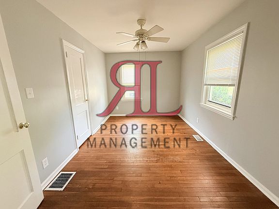 3rd image of 1011 Mohican Ave
