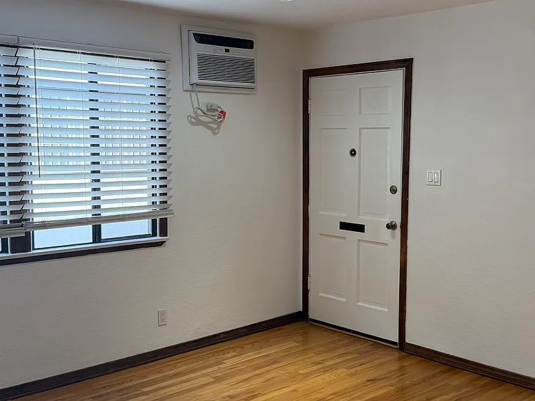 12113 Culver Blvd #1/2 — Photo 2
