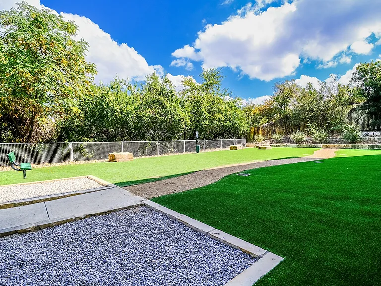 Berkshire Riverview — Photo 17