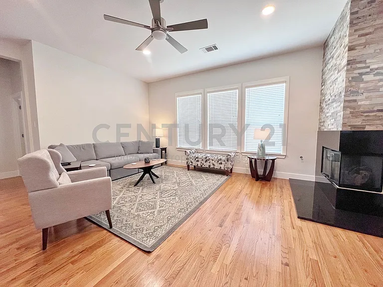 4830 Cedar Springs Rd #13 — Photo 3
