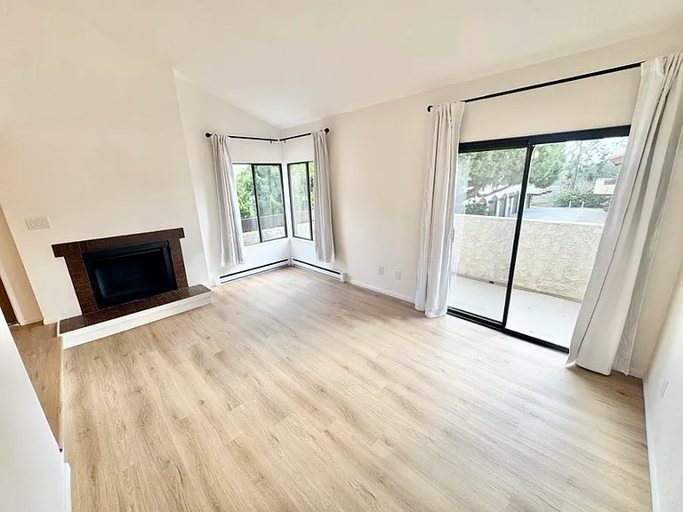 13765 Ruette Le Parc #F — Photo 9