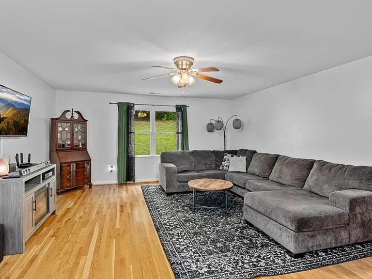 1755 Madison Ave — Photo 9