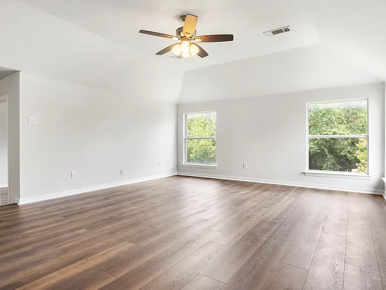 135 Springtree St — Photo 16