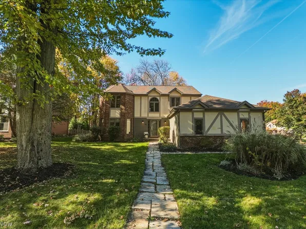 21059 Montclare Blvd, Strongsville, OH 44149