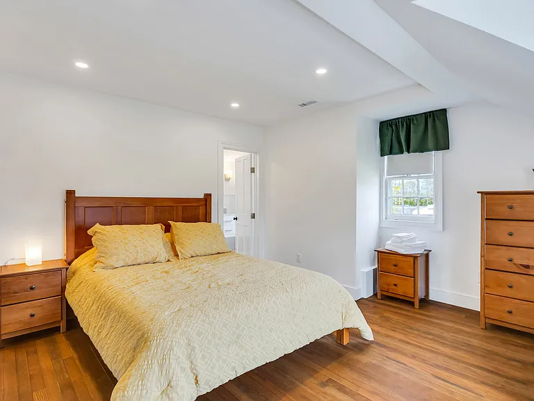 5120 Sound Ave — Photo 26